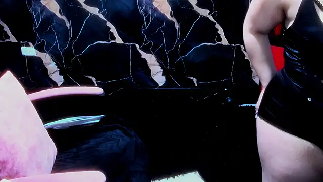 Snapshot of True_Bdsm chatting on November 6, 2025, 5:03 pm True Bdsm online show from November 6, 2025, 5:03 pm