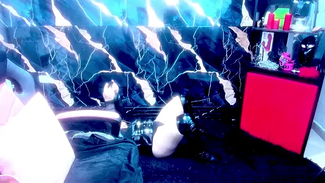 Snapshot of True_Bdsm chatting on November 21, 2025, 7:34 pm True Bdsm online show from November 21, 2025, 7:34 pm