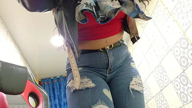 Lina23  online show from October 16, 2025, 1:45 pm