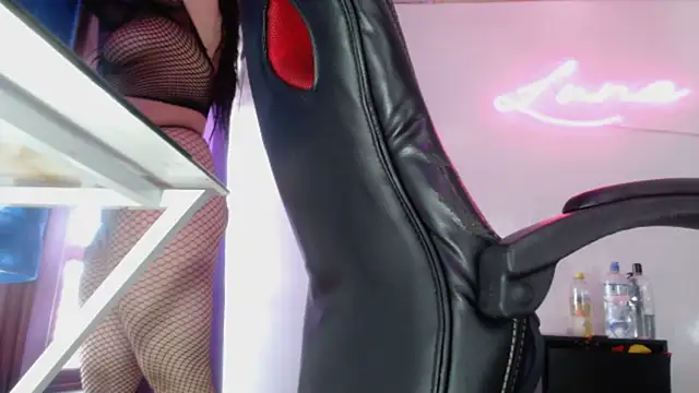 Lina23  online show from November 28, 2025, 2:42 pm