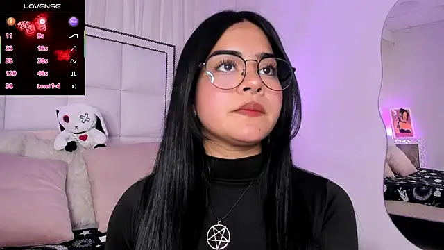 atena hill online show from March 6, 2025, 8:05 pm