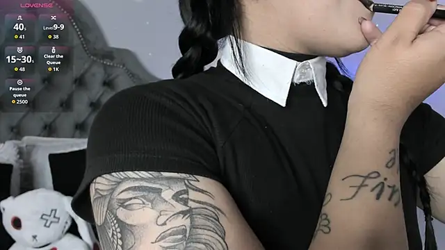 atena hill online show from October 1, 2025, 7:09 pm