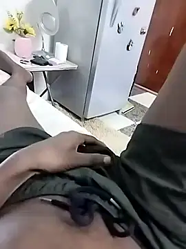 Snapshot of Krisdalil chatting on November 16, 2025, 8:14 pm Krisdalil online show from November 16, 2025, 8:14 pm