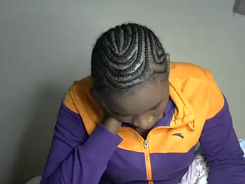 Novah  online show from November 18, 2025, 2:17 am