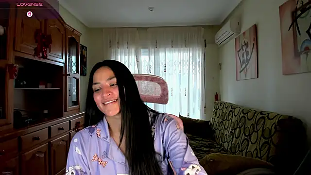Snapshot of bella_apont chatting on March 5, 2025, 9:05 am bella apont online show from March 5, 2025, 9:05 am