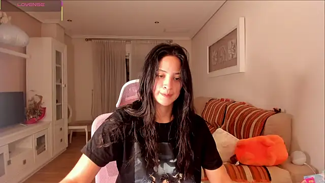 Snapshot of bella_apont chatting on September 28, 2025, 11:10 pm bella apont online show from September 28, 2025, 11:10 pm