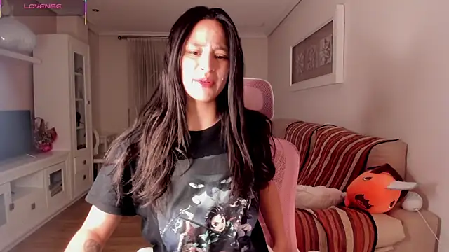 bella apont online show from November 9, 2025, 8:18 pm