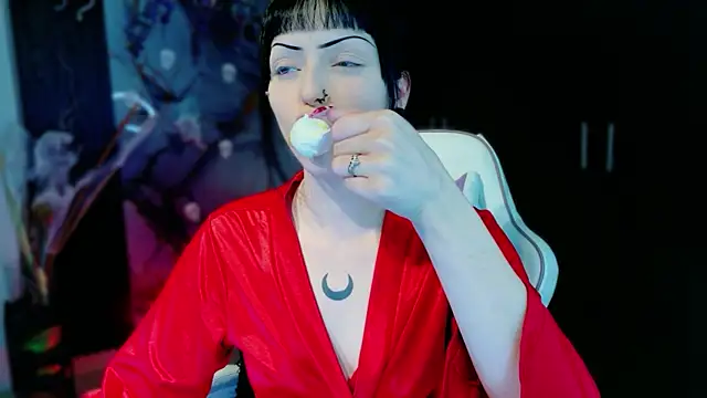 Madison Jackson online show from November 10, 2025, 10:31 pm