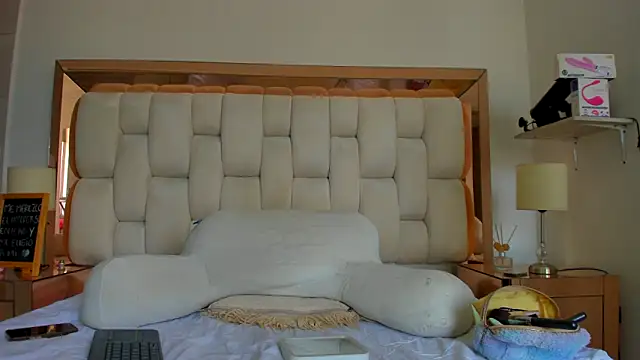 Snapshot of emilyparkerr01 chatting on March 11, 2025, 3:23 pm emilyparkerr01 online show from March 11, 2025, 3:23 pm