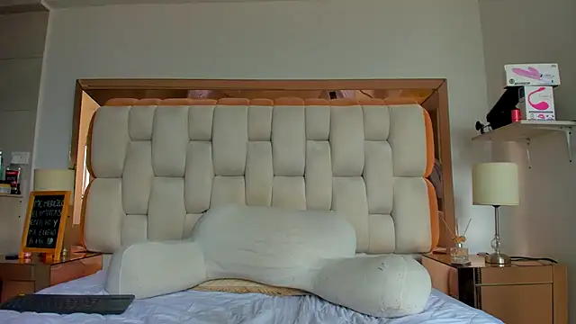 Snapshot of emilyparkerr01 chatting on March 14, 2025, 2:41 pm emilyparkerr01 online show from March 14, 2025, 2:41 pm