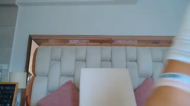 Snapshot of emilyparkerr01 chatting on November 4, 2025, 9:14 pm emilyparkerr01 online show from November 4, 2025, 9:14 pm