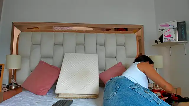 Snapshot of emilyparkerr01 chatting on November 5, 2025, 9:48 pm emilyparkerr01 online show from November 5, 2025, 9:48 pm