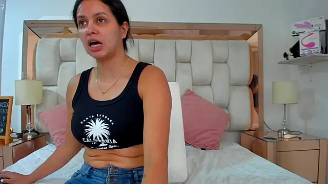 Snapshot of emilyparkerr01 chatting on November 6, 2025, 10:43 pm emilyparkerr01 online show from November 6, 2025, 10:43 pm