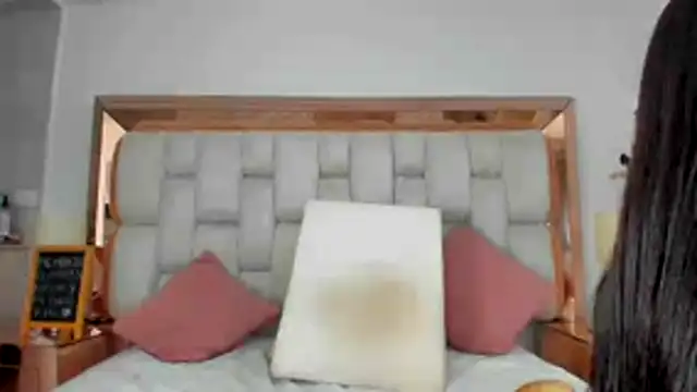 Snapshot of emilyparkerr01 chatting on December 1, 2025, 10:37 pm emilyparkerr01 online show from December 1, 2025, 10:37 pm