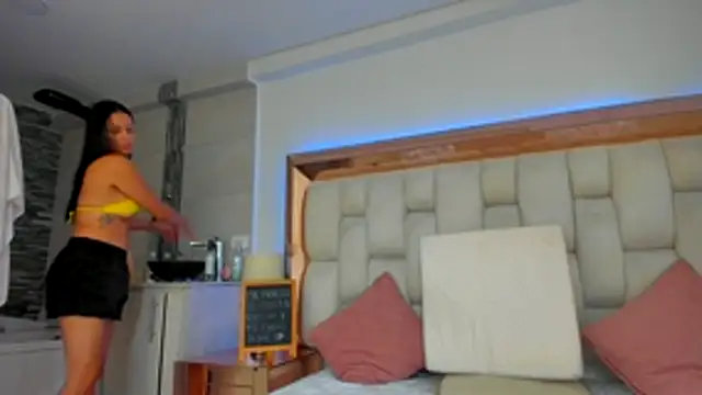 Snapshot of emilyparkerr01 chatting on December 4, 2025, 9:01 pm emilyparkerr01 online show from December 4, 2025, 9:01 pm