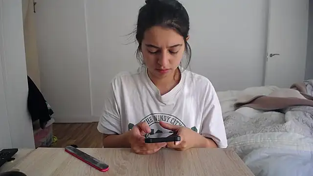 Snapshot of Contantin_helena chatting on December 24, 2024, 12:33 pm Contantin helena online show from December 24, 2024, 12:33 pm