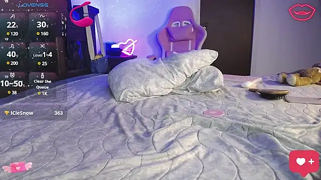 SexyLuna   online show from February 3, 2025, 11:58 pm