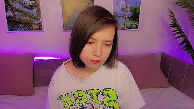 Snapshot of Lina_Brownie chatting on January 19, 2025, 5:15 am Lina Brownie online show from January 19, 2025, 5:15 am