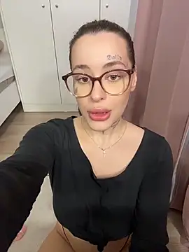 Snapshot of fuckdoll_18 chatting on November 6, 2025, 9:10 am fuckdoll 18 online show from November 6, 2025, 9:10 am