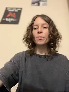 Snapshot of RinaMood chatting on October 27, 2025, 12:31 pm RinaMood online show from October 27, 2025, 12:31 pm