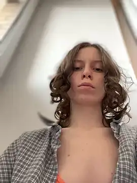 Snapshot of RinaMood chatting on November 9, 2025, 4:44 am RinaMood online show from November 9, 2025, 4:44 am