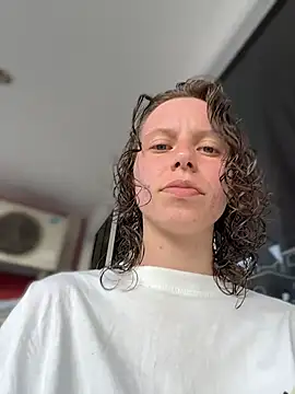 Snapshot of RinaMood chatting on November 29, 2025, 9:45 am RinaMood online show from November 29, 2025, 9:45 am