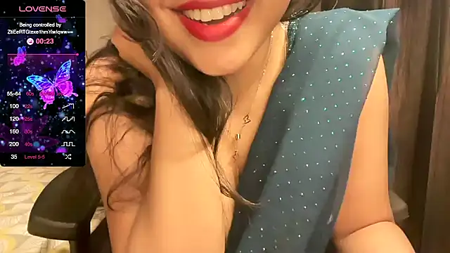 Snapshot of Spice-Summi chatting on January 2, 2025, 1:30 pm Spice-Summi online show from January 2, 2025, 1:30 pm