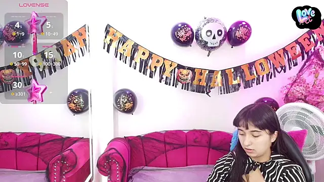 Miss dolly  online show from October 31, 2025, 12:06 pm