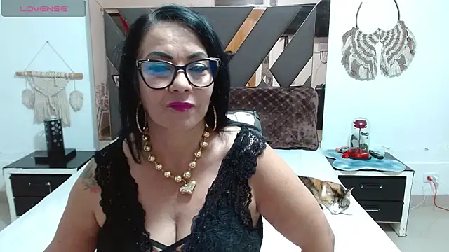 lindaesmeralda online show from February 4, 2025, 11:38 am