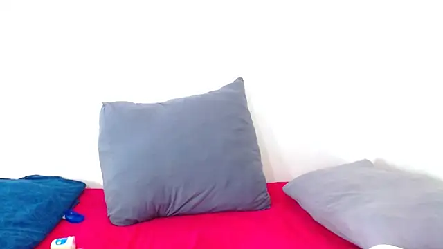 Snapshot of HotSmallTits chatting on December 18, 2025, 4:24 pm HotSmallTits online show from December 18, 2025, 4:24 pm