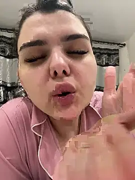 Snapshot of NikaMur chatting on January 14, 2025, 10:27 am NikaMur online show from January 14, 2025, 10:27 am