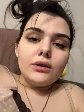 Snapshot of NikaMur chatting on February 26, 2025, 4:25 am NikaMur online show from February 26, 2025, 4:25 am