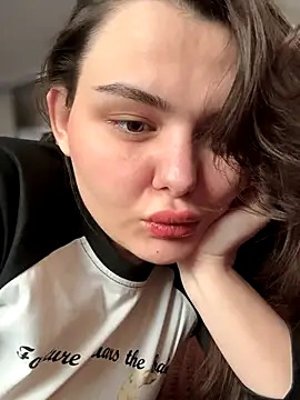 Snapshot of NikaMur chatting on October 27, 2025, 2:26 am NikaMur online show from October 27, 2025, 2:26 am