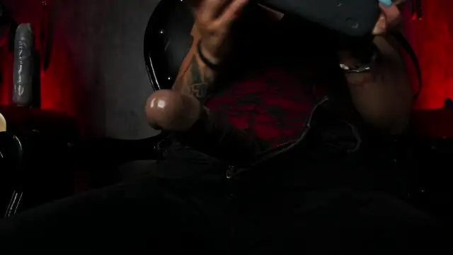 CharlotteScotte online show from January 21, 2025, 6:23 pm