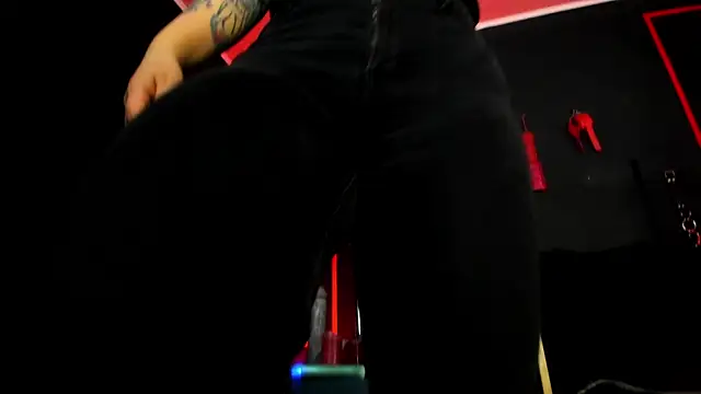 CharlotteScotte online show from November 12, 2025, 12:05 pm