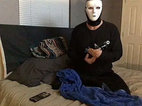 Snapshot of Cummerforyouu2 chatting on February 8, 2025, 6:33 am Cummerforyouu2 online show from February 8, 2025, 6:33 am