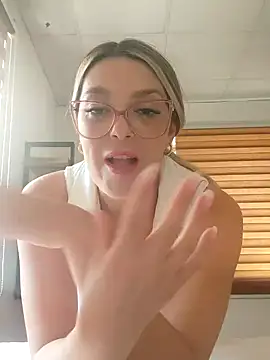 Snapshot of Daniela77771 chatting on February 12, 2025, 4:11 pm Daniela77771 online show from February 12, 2025, 4:11 pm