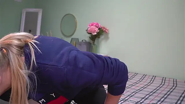 CelineConner online show from February 4, 2025, 5:21 am