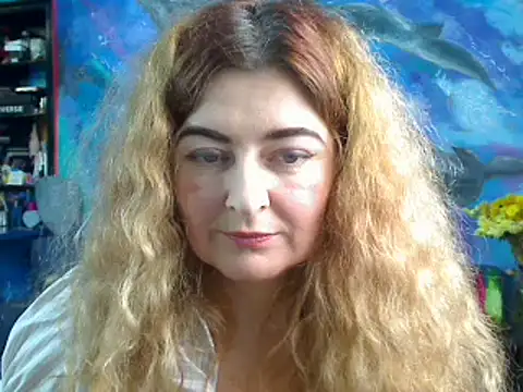 Snapshot of Helen1974 chatting on December 2, 2024, 2:31 am Helen1974 online show from December 2, 2024, 2:31 am