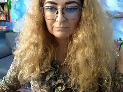 Snapshot of Helen1974 chatting on December 24, 2024, 5:55 pm Helen1974 online show from December 24, 2024, 5:55 pm