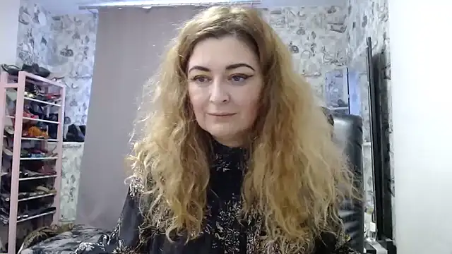 Snapshot of Helen1974 chatting on January 15, 2025, 8:20 am Helen1974 online show from January 15, 2025, 8:20 am