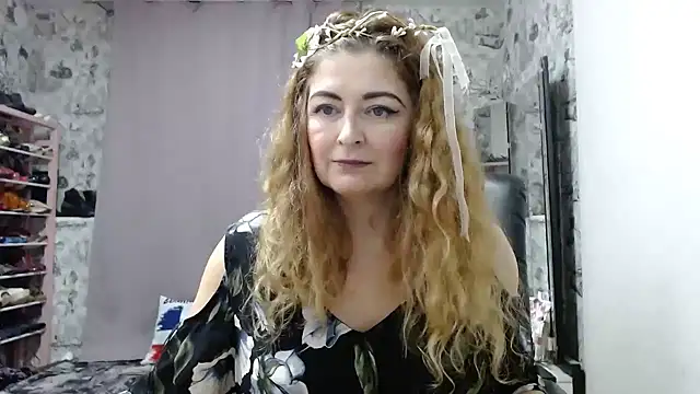 Snapshot of Helen1974 chatting on January 22, 2025, 4:23 pm Helen1974 online show from January 22, 2025, 4:23 pm