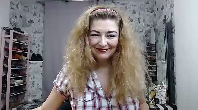 Snapshot of Helen1974 chatting on January 28, 2025, 7:10 pm Helen1974 online show from January 28, 2025, 7:10 pm