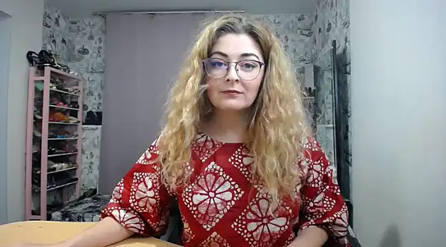 Snapshot of Helen1974 chatting on February 12, 2025, 1:09 am Helen1974 online show from February 12, 2025, 1:09 am