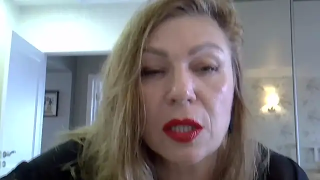 Snapshot of Alexandra-Rosee chatting on October 27, 2025, 5:44 am Alexandra-Rosee online show from October 27, 2025, 5:44 am