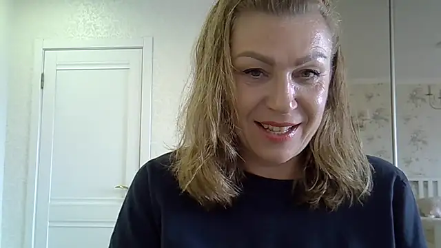 Snapshot of Alexandra-Rosee chatting on October 29, 2025, 5:20 am Alexandra-Rosee online show from October 29, 2025, 5:20 am