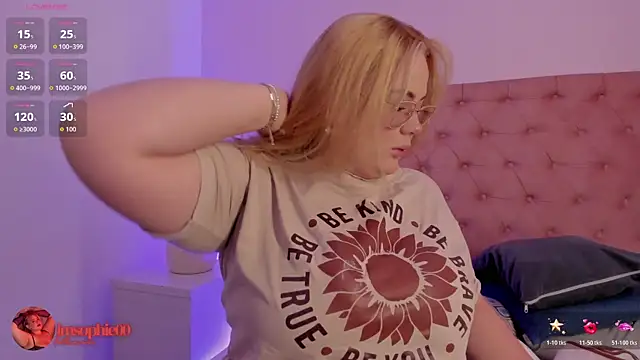 Snapshot of sophiarossee_ chatting on November 1, 2025, 12:18 pm sophiarossee online show from November 1, 2025, 12:18 pm