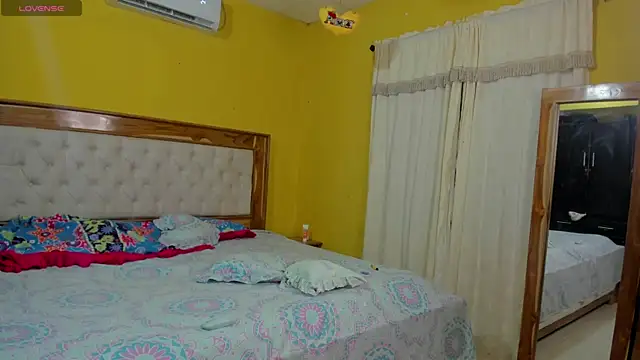 Snapshot of Edwars_03 chatting on December 16, 2024, 7:15 am Edwars 03 online show from December 16, 2024, 7:15 am