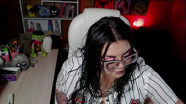 juliette rd online show from November 20, 2025, 1:39 am