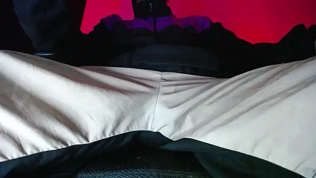 zacwatson  online show from November 13, 2025, 1:48 am